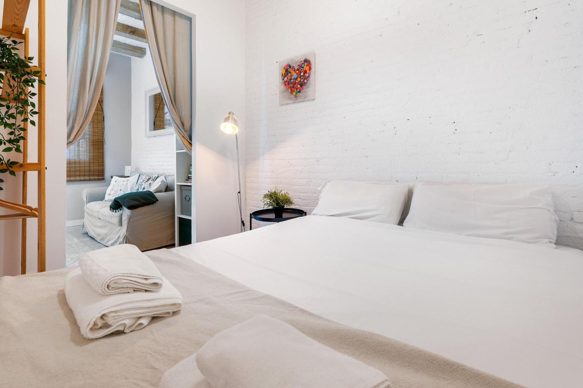 Fridays Flats Retro Chic In Poble Sec Apartment Barcelona Exterior photo